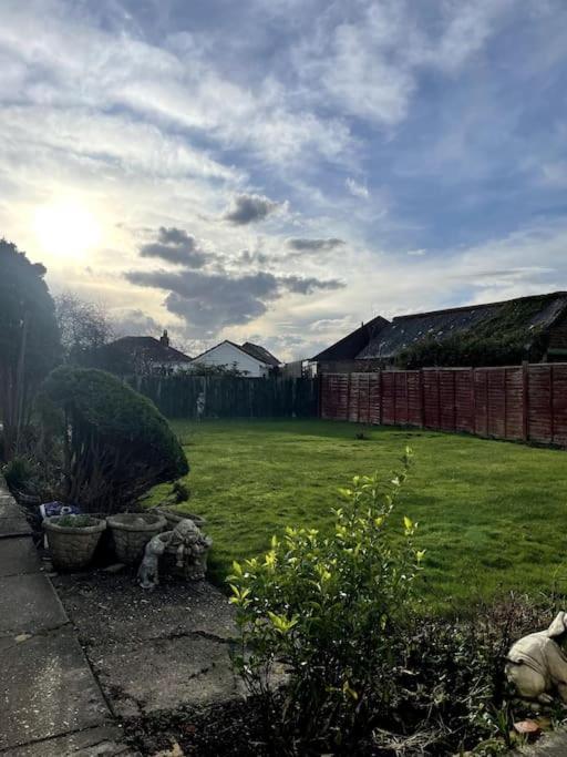 Early Sunrise - Entire House In Withernsea Exteriör bild